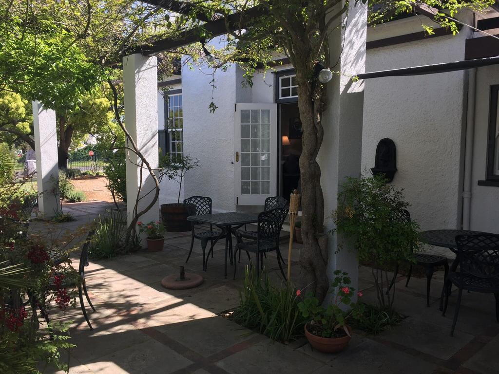 Albourne Guesthouse Somerset West Exterior photo