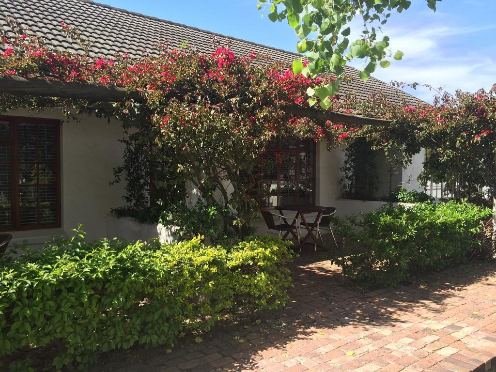 Albourne Guesthouse Somerset West Exterior photo