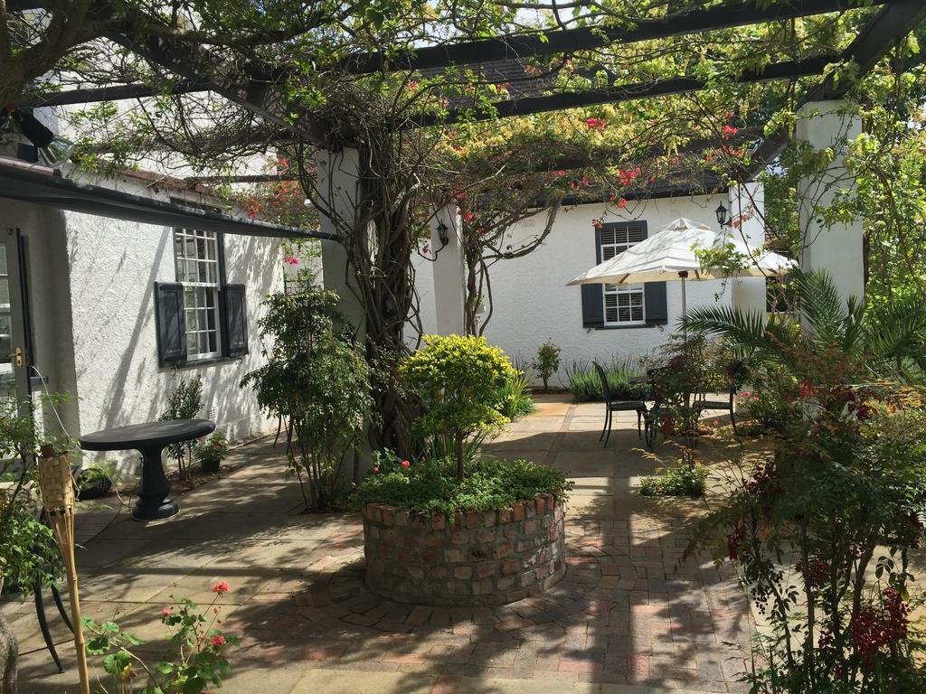 Albourne Guesthouse Somerset West Exterior photo
